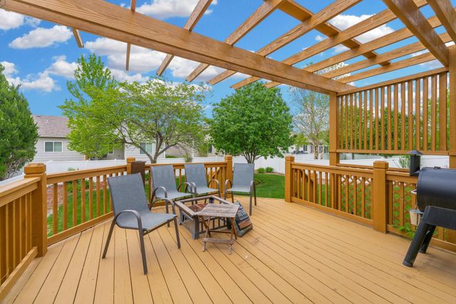 3730 N Ridge Port Ct., Wichita, KS 67205
