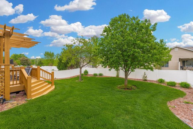 3730 N Ridge Port Ct., Wichita, KS 67205