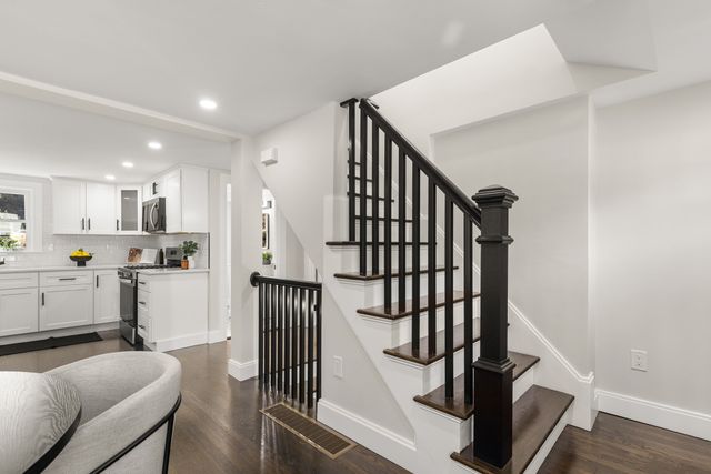 9 Essex Road, Sharon, MA 02067