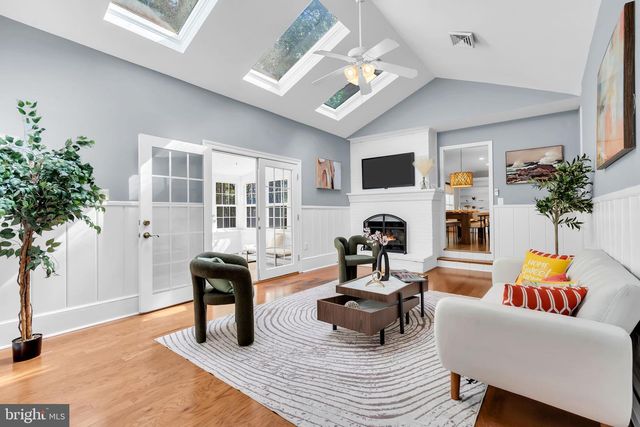 12 INDIAN KING DR, Cherry Hill, NJ 08003