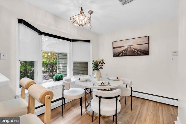12 INDIAN KING DR, Cherry Hill, NJ 08003
