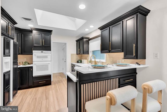 12 INDIAN KING DR, Cherry Hill, NJ 08003