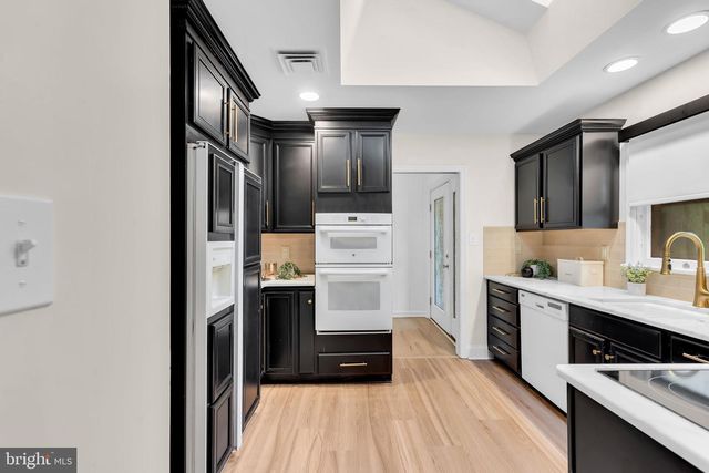 12 INDIAN KING DR, Cherry Hill, NJ 08003