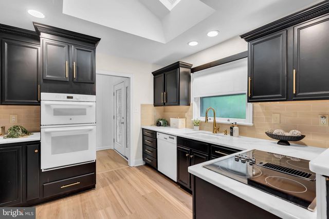 12 INDIAN KING DR, Cherry Hill, NJ 08003