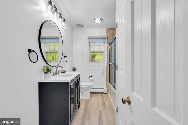 12 INDIAN KING DR, Cherry Hill, NJ 08003