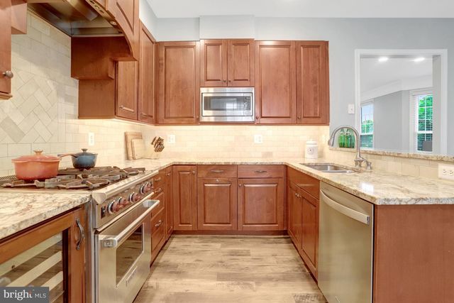 6043 RIDDLE WALK, Alexandria, VA 22312