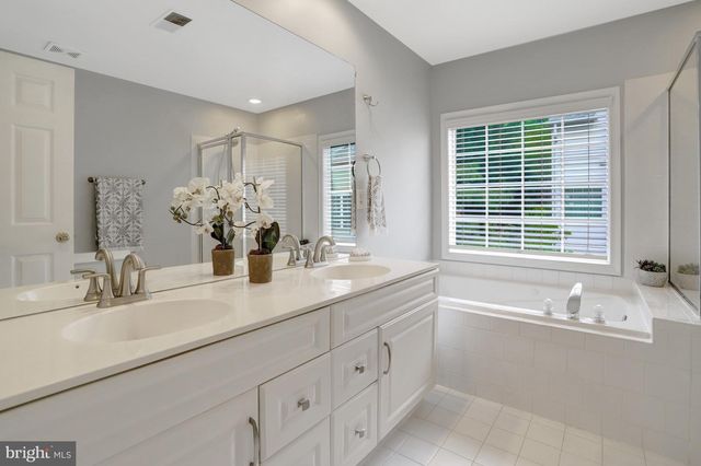 6043 RIDDLE WALK, Alexandria, VA 22312