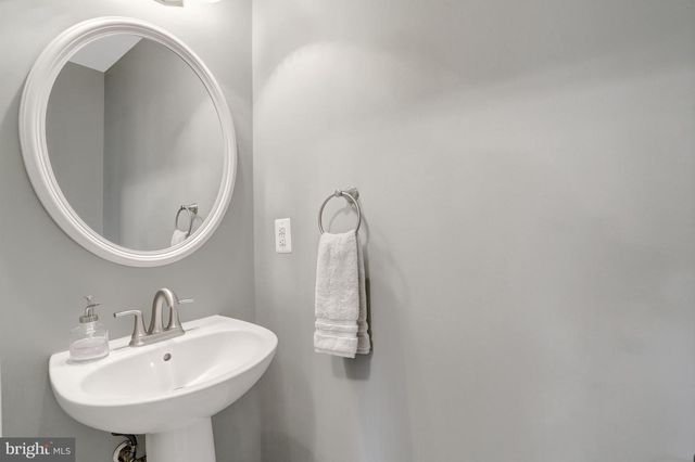 6043 RIDDLE WALK, Alexandria, VA 22312