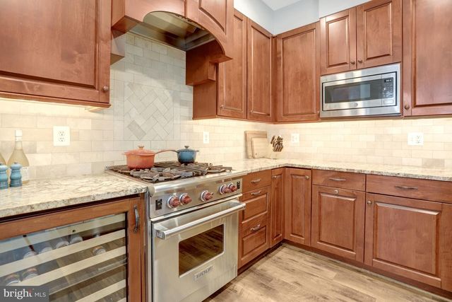 6043 RIDDLE WALK, Alexandria, VA 22312