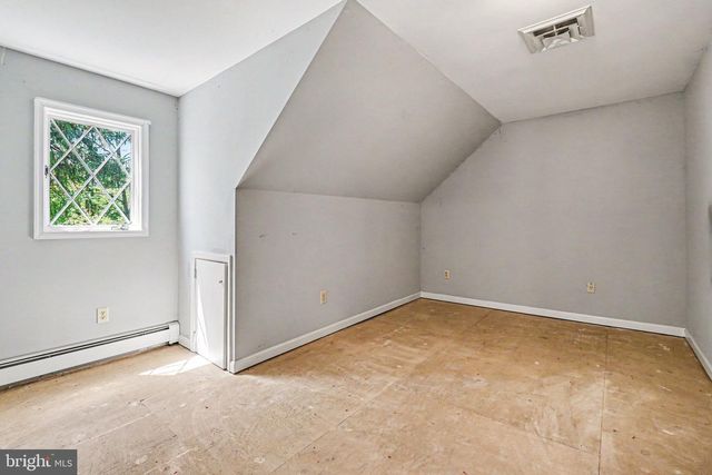 1 BARNITZ RD, Carlisle, PA 17015