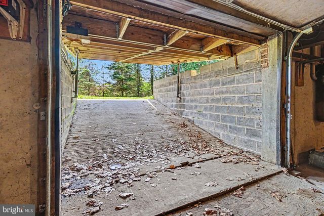 1 BARNITZ RD, Carlisle, PA 17015