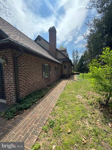 1 BARNITZ RD, Carlisle, PA 17015