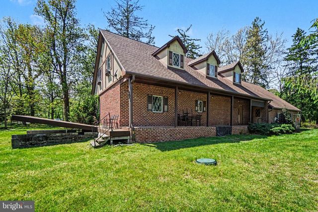 1 BARNITZ RD, Carlisle, PA 17015