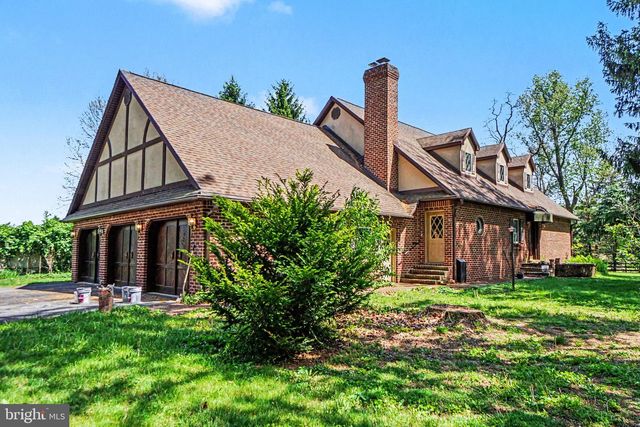 1 BARNITZ RD, Carlisle, PA 17015