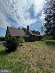 1 BARNITZ RD, Carlisle, PA 17015