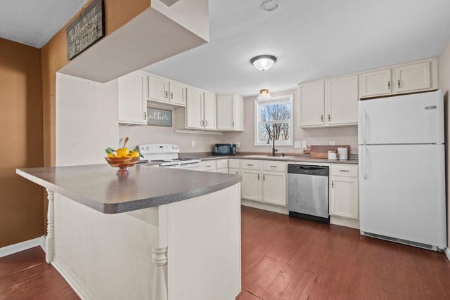 211 N BRIGGS STREET, Hortonville, WI 54944