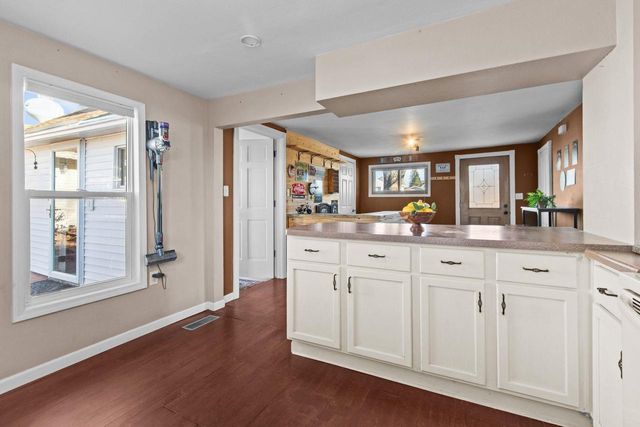 211 N BRIGGS STREET, Hortonville, WI 54944