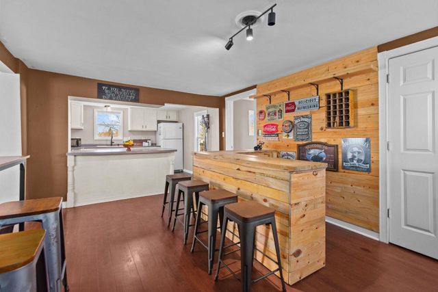 211 N BRIGGS STREET, Hortonville, WI 54944