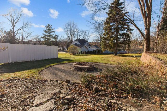 211 N BRIGGS STREET, Hortonville, WI 54944