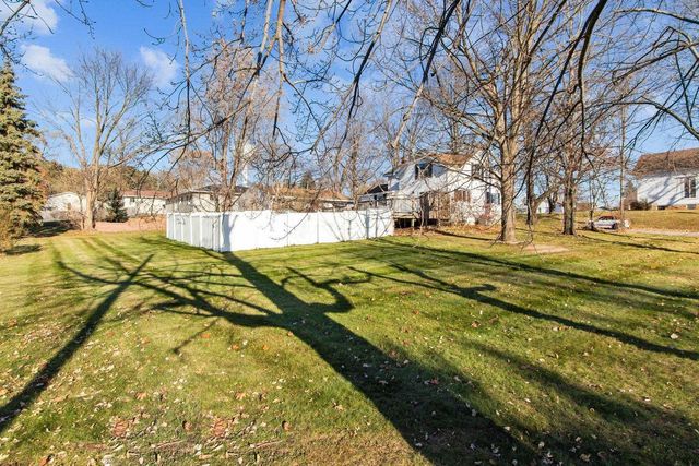 211 N BRIGGS STREET, Hortonville, WI 54944