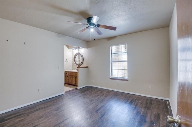 2127 Lonnie Lane, Moore, OK 73170