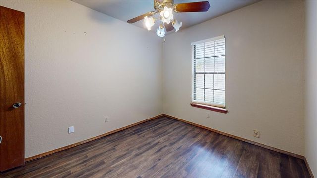 2127 Lonnie Lane, Moore, OK 73170