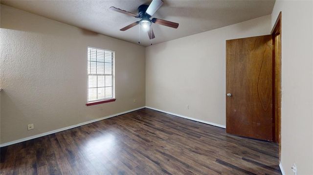 2127 Lonnie Lane, Moore, OK 73170