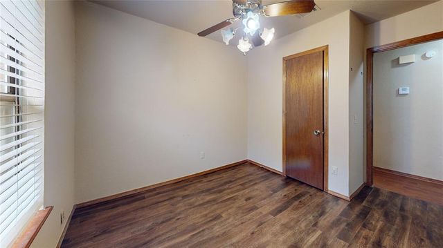 2127 Lonnie Lane, Moore, OK 73170