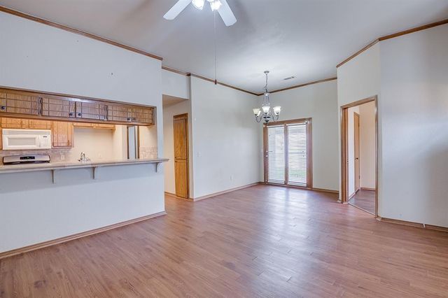 2127 Lonnie Lane, Moore, OK 73170