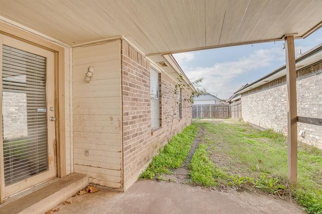2127 Lonnie Lane, Moore, OK 73170