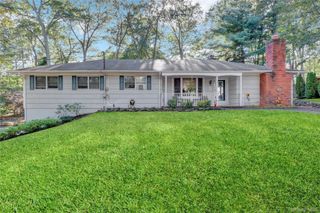 10 Pardam Knoll Drive, Miller Place, NY 11764