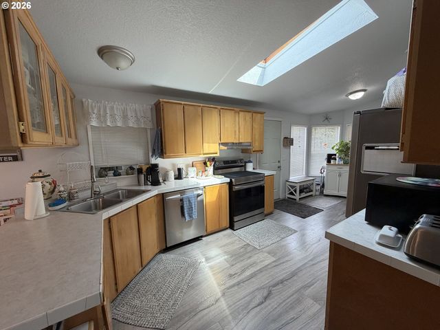 1699 N TERRY St 351, Eugene, OR 97402