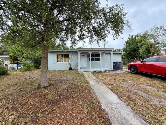 530 Mentone Rd, Lake Worth, FL 33462