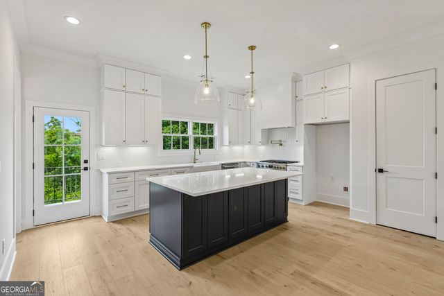 337 Sugarview Road, Sugar Hill, GA 30518