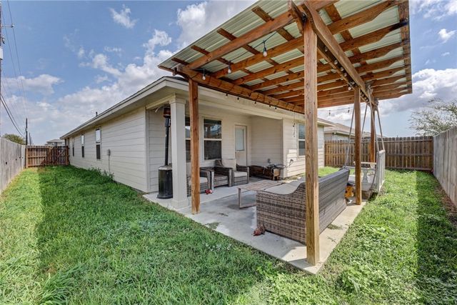 7601 Cowboy Trail Lane, Corpus Christi, TX 78414