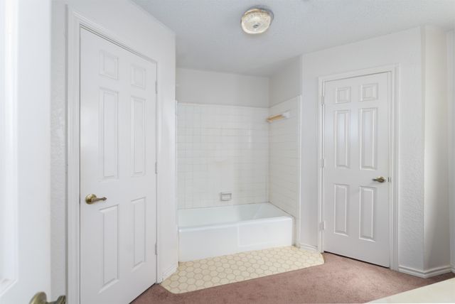 2662 Parkside Drive, Grand Prairie, TX 75052