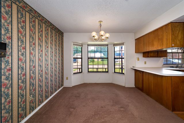 2662 Parkside Drive, Grand Prairie, TX 75052
