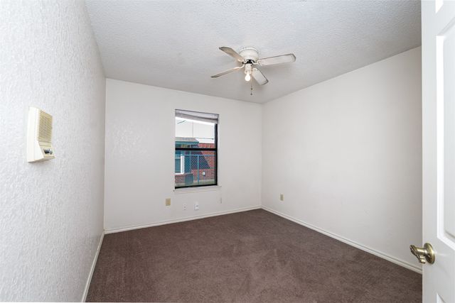 2662 Parkside Drive, Grand Prairie, TX 75052