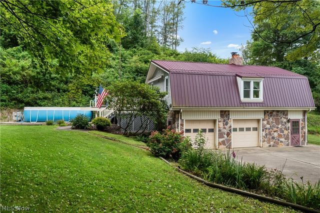 2250 Indian Camp Run Road, New Concord, OH 43762