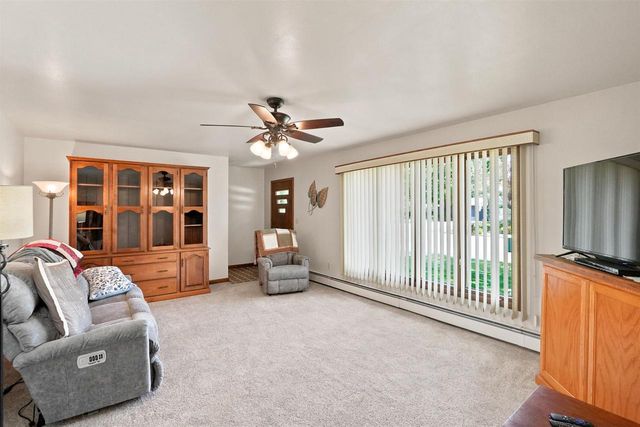 303 S 2ND LANE, Abbotsford, WI 54405