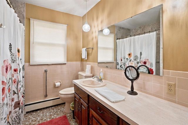 303 S 2ND LANE, Abbotsford, WI 54405