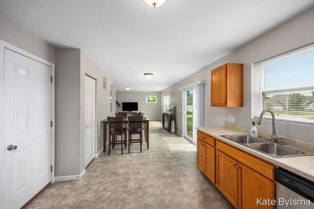 4614 Quaker Hill Court, Kentwood, MI 49512