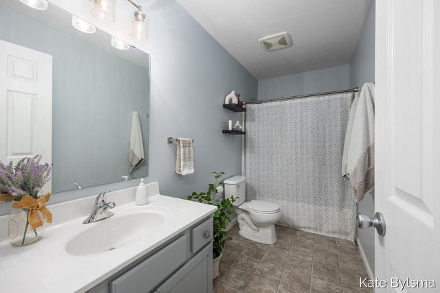 4614 Quaker Hill Court, Kentwood, MI 49512
