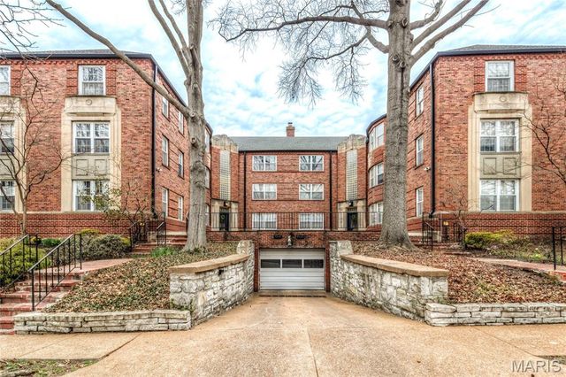 7545 Wellington Way 1A, Clayton, MO 63105