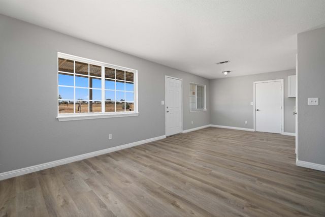 8137 Walpole Avenue, California City, CA 93505