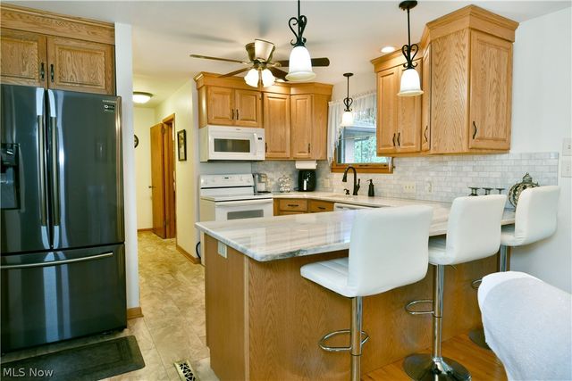 208 Broadway Avenue SE, Warren, OH 44484