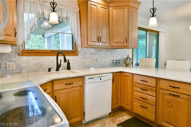 208 Broadway Avenue SE, Warren, OH 44484