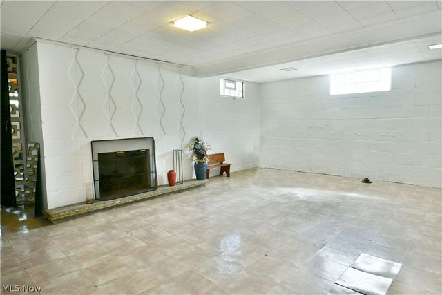 208 Broadway Avenue SE, Warren, OH 44484