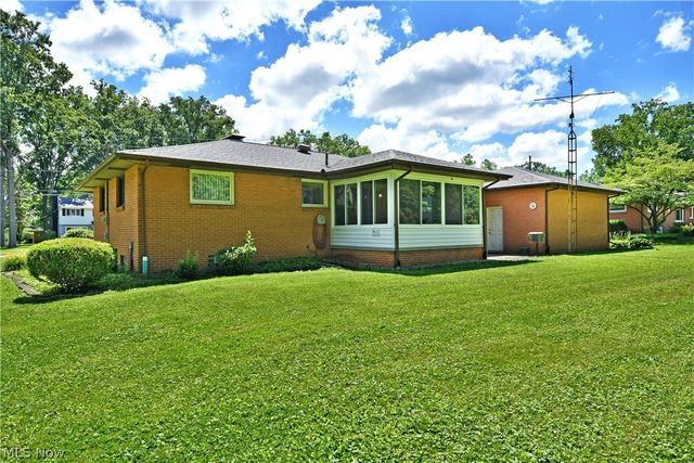 208 Broadway Avenue SE, Warren, OH 44484