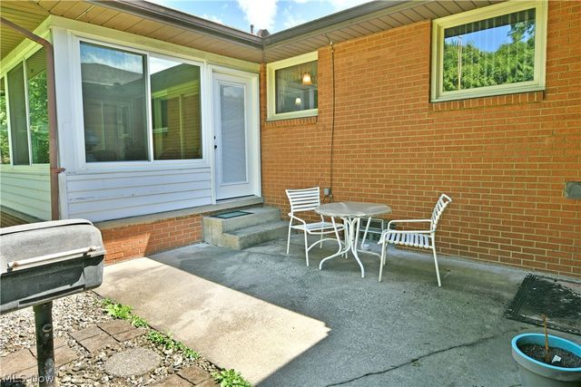208 Broadway Avenue SE, Warren, OH 44484